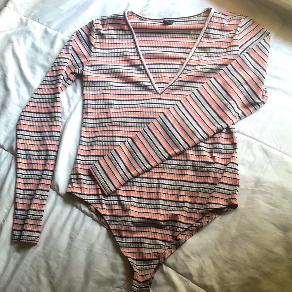 Wild Fable szL V-neck Striped bodysuit